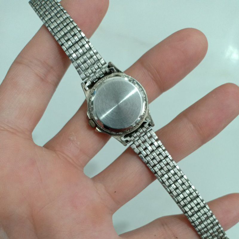 Đồng hồ nữ si nhật hiệu VALENTINO dây thép lụa mặt đen