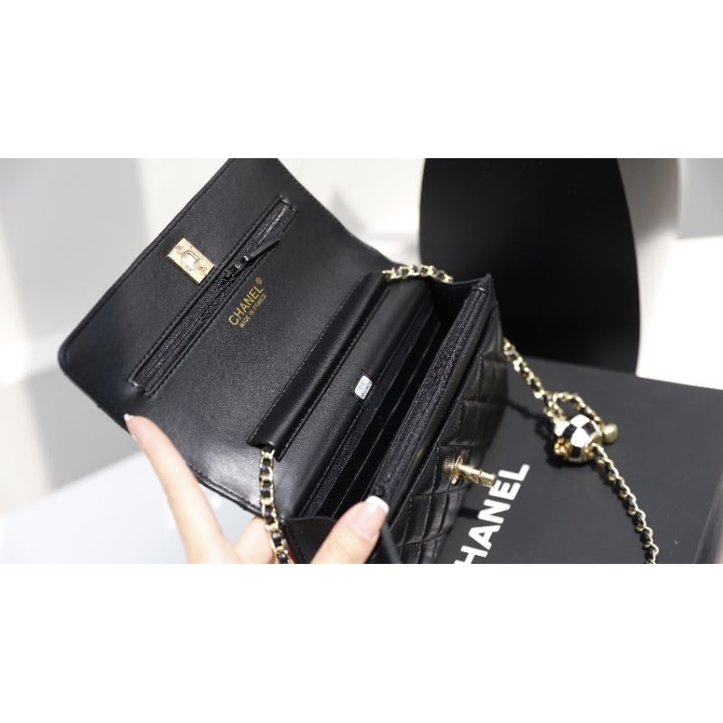 Túi xách dành cho nữ nhãn hiệu C.N Woc Charm quả cầu phiên bản mới siêu xinh