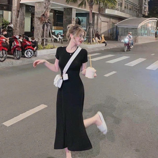 Đầm cộc tay xẻ tà 2 bên