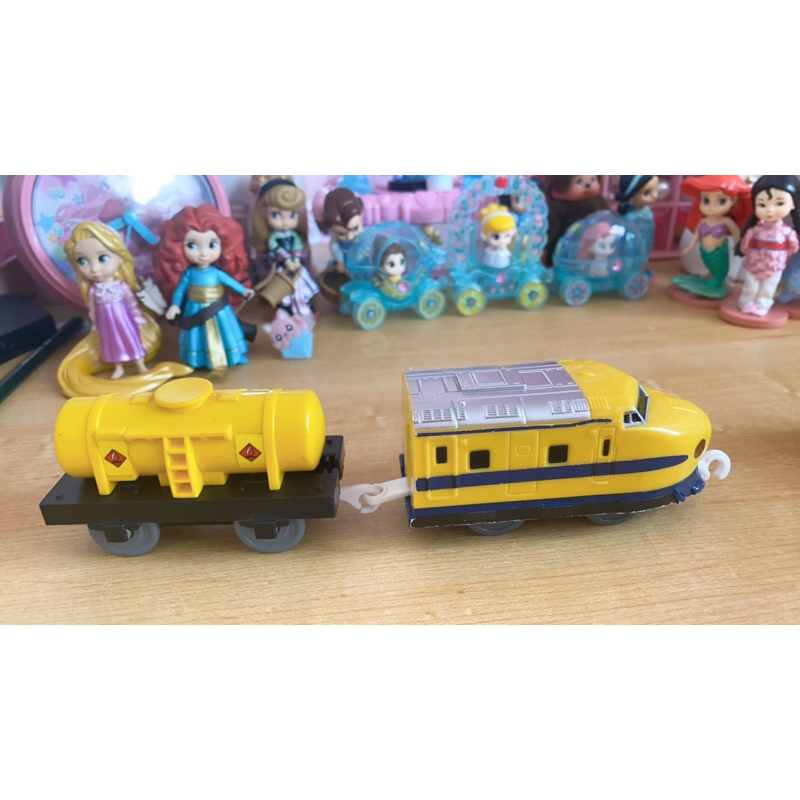 Tàu điện và vật dụng tàu hãng Tomy cùng hãng khác