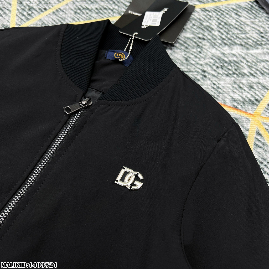 Áo Khoác Cho Bé Trai Màu Đen Thêu Logo Trước Ngực Chất Liệu Vải Dày Dặn Không Bai Không Nhão - Herokids