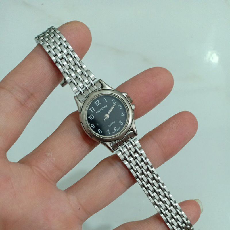 Đồng hồ nữ si nhật hiệu VALENTINO dây thép lụa mặt đen