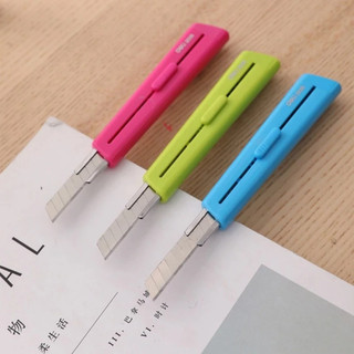 Dao rọc giấy nhỏ Deli 2038 .