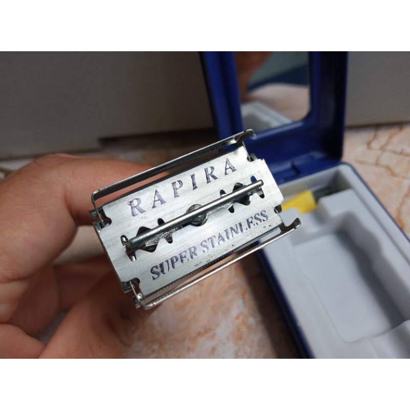 Dao Cạo Râu Tại Nhà Cho Nam Loại Thay Lưỡi Lam Tiện Dụng.