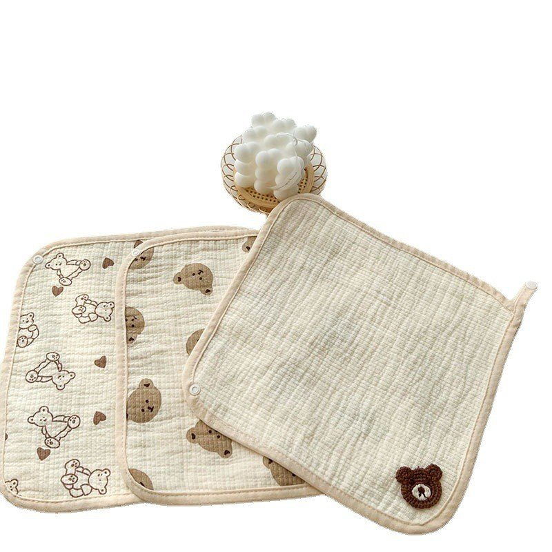 Khăn mặt vuông xô kiêm làm yếm giữ ấm cổ cho bé, có móc treo, có cúc bấm