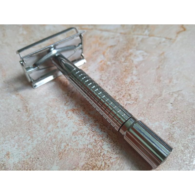 Dao Cạo Râu Tại Nhà Cho Nam Loại Thay Lưỡi Lam Tiện Dụng.