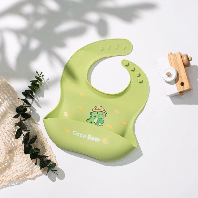 Yếm ăn dặm silicon có máng Cocobear cho bé