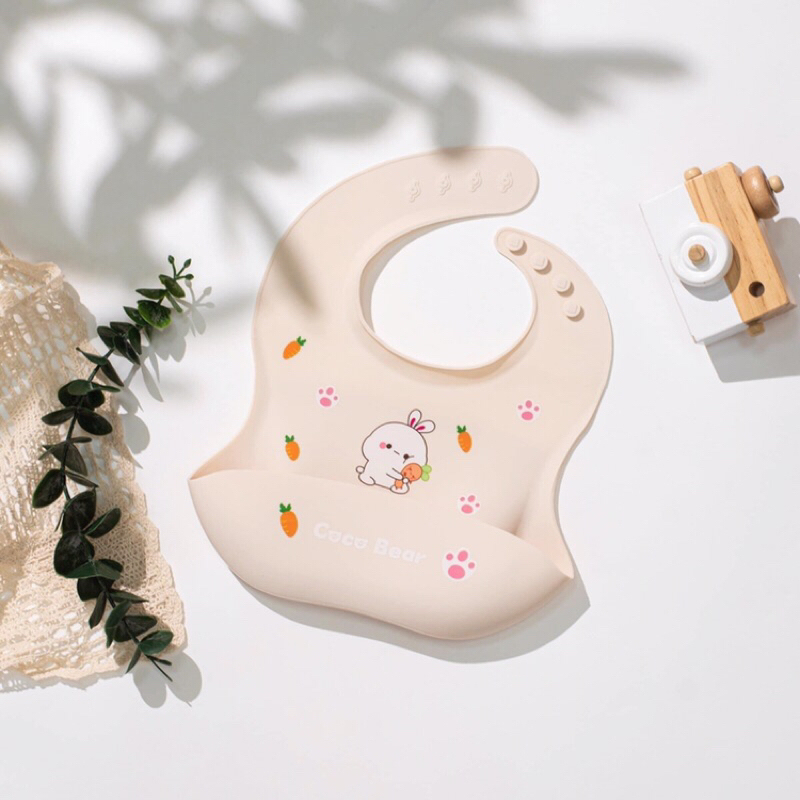 Yếm ăn dặm silicon có máng Cocobear cho bé