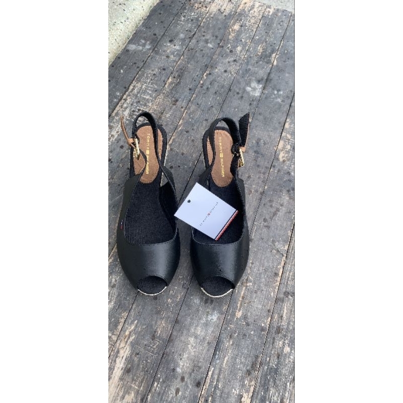 Giày sandal Tommy Hilfiger