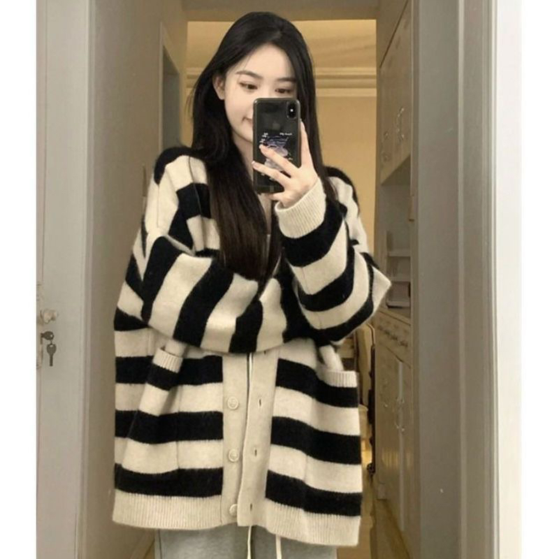 Áo len carigan nữ mùa thu đông 2023 hot trend