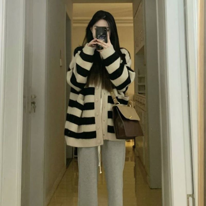 Áo len carigan nữ mùa thu đông 2023 hot trend