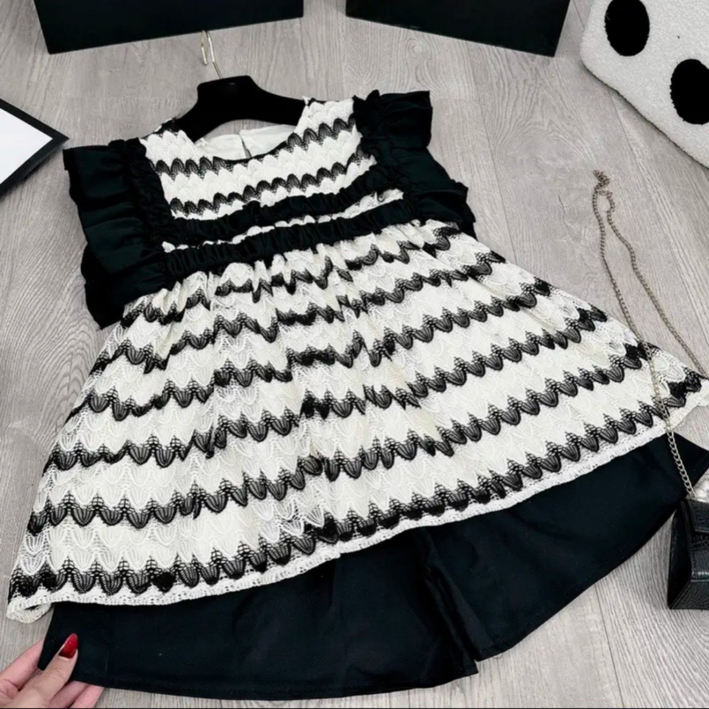 Set Đồ Bộ Đùi BabyDoll Sọc Kẻ Trắng Đen Năng Động