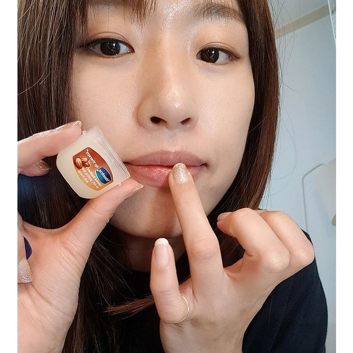 Sáp Dưỡng Môi Vaseline Lip Therapy 7g