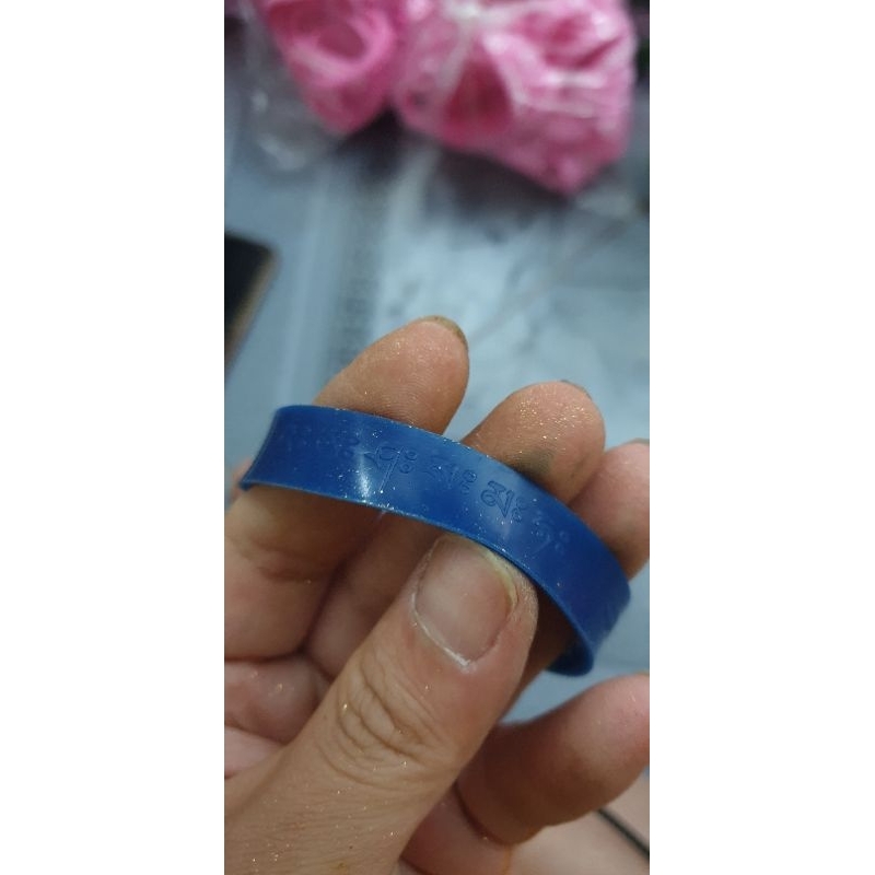 Vòng tay cao su mật chú giải thoát qua cái thấy với chày kim cang