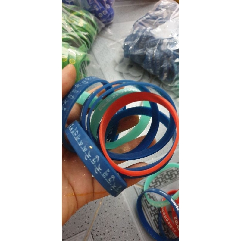 Vòng tay cao su mật chú giải thoát qua cái thấy với chày kim cang