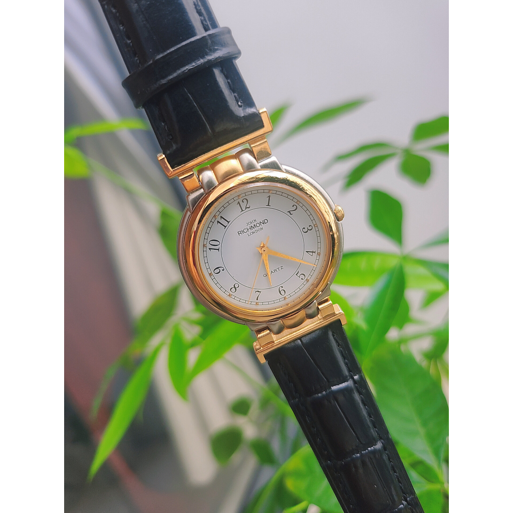 ĐỒNG HỒ SI NHẬT DÂY DA DÀNH CHO NAM TAY NHỎ - THUƠNG HIỆU JOHN RICHMOND LONDON