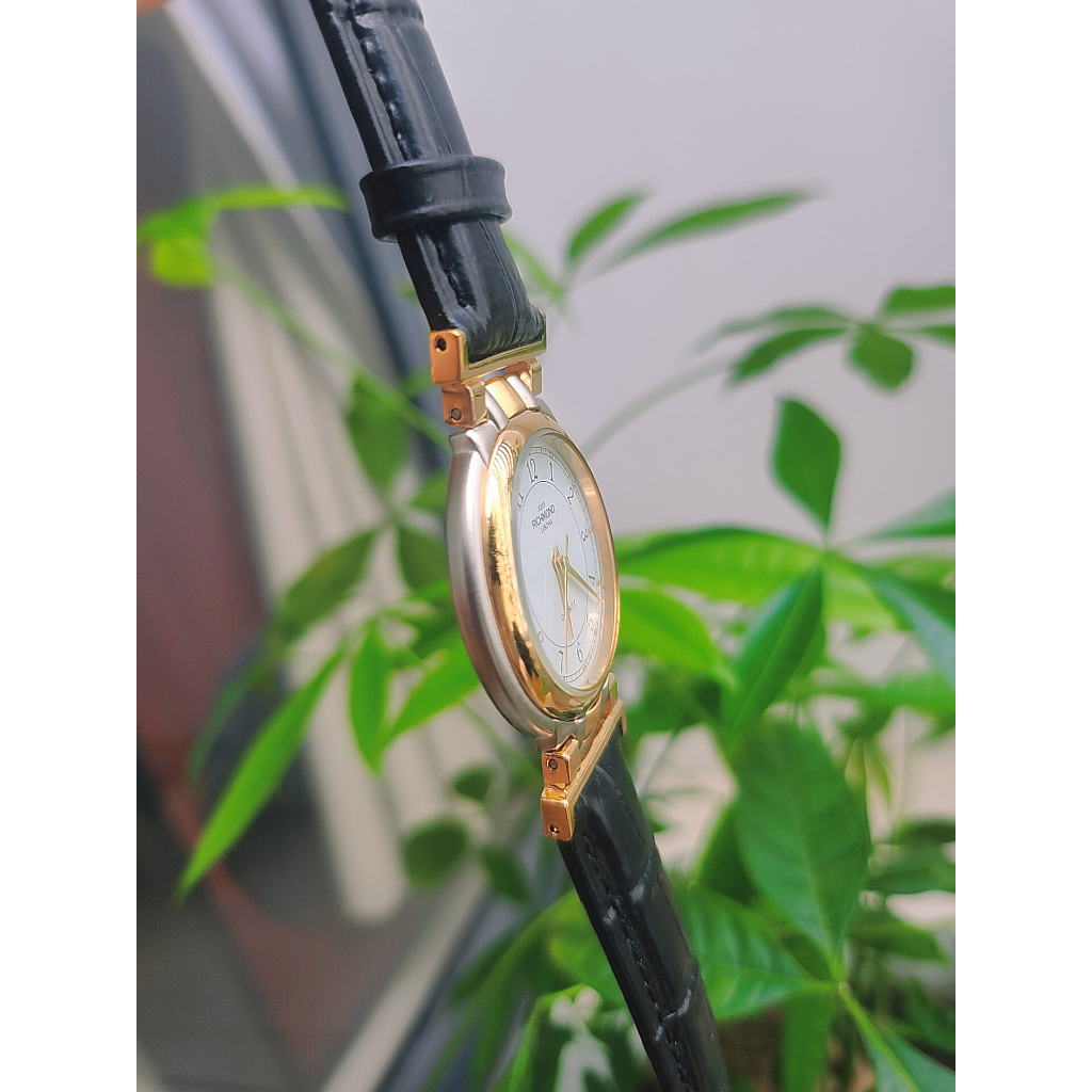 ĐỒNG HỒ SI NHẬT DÂY DA DÀNH CHO NAM TAY NHỎ - THUƠNG HIỆU JOHN RICHMOND LONDON