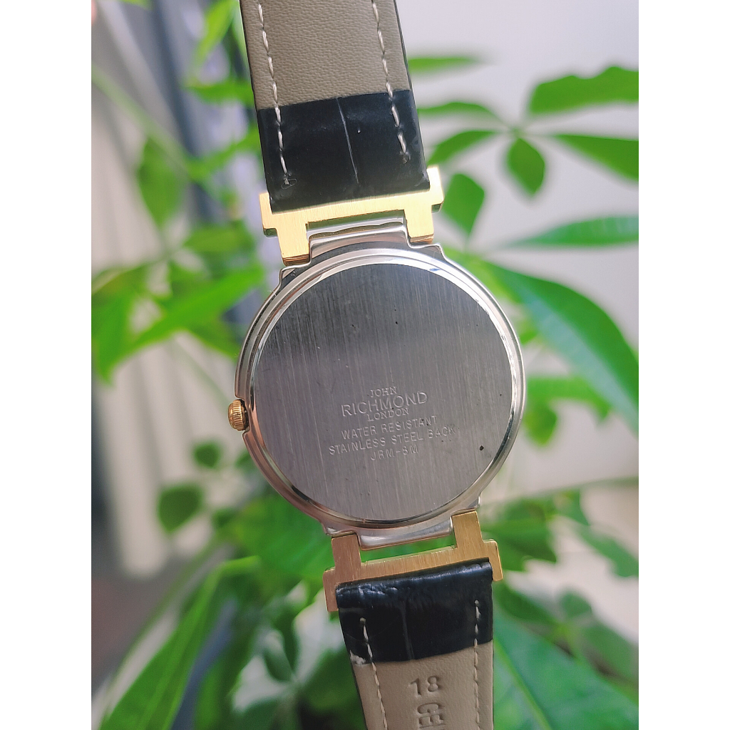 ĐỒNG HỒ SI NHẬT DÂY DA DÀNH CHO NAM TAY NHỎ - THUƠNG HIỆU JOHN RICHMOND LONDON