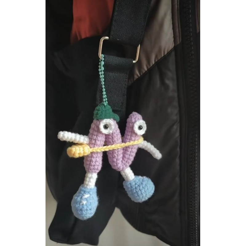 Móc khóa chữ cái len