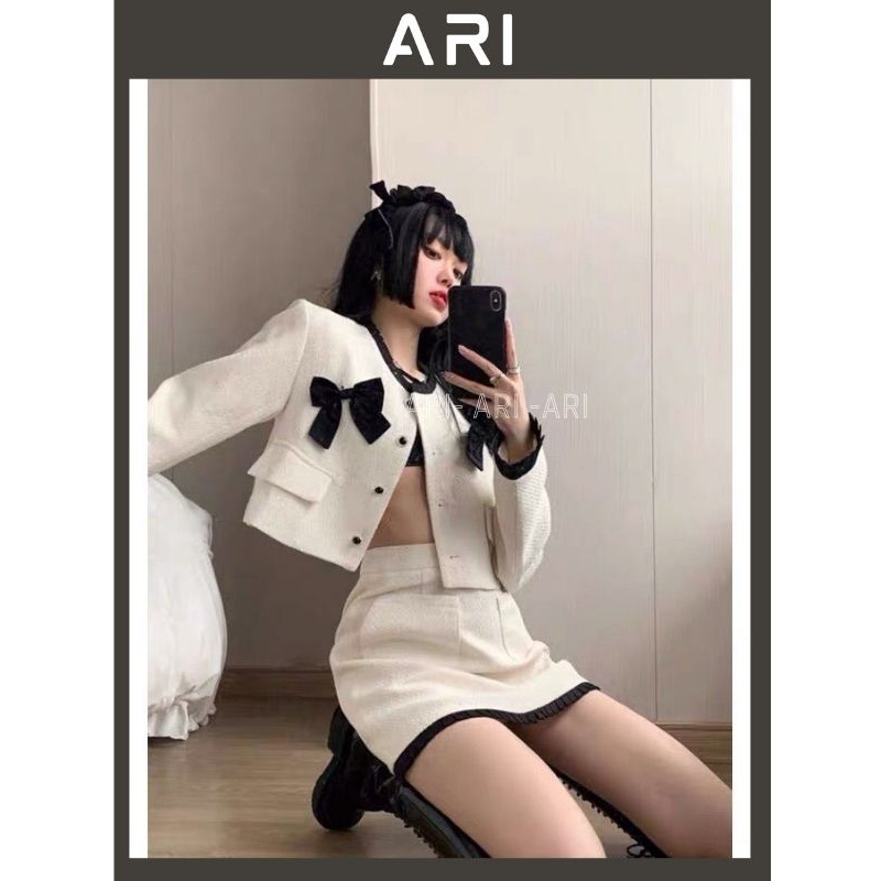 Sét áo dạ tweed trắng dài tay croptop khuy cài đính nơ đen kèm chân váy chữ A lưng cao dễ thương tôn dáng đi chơi-ARI