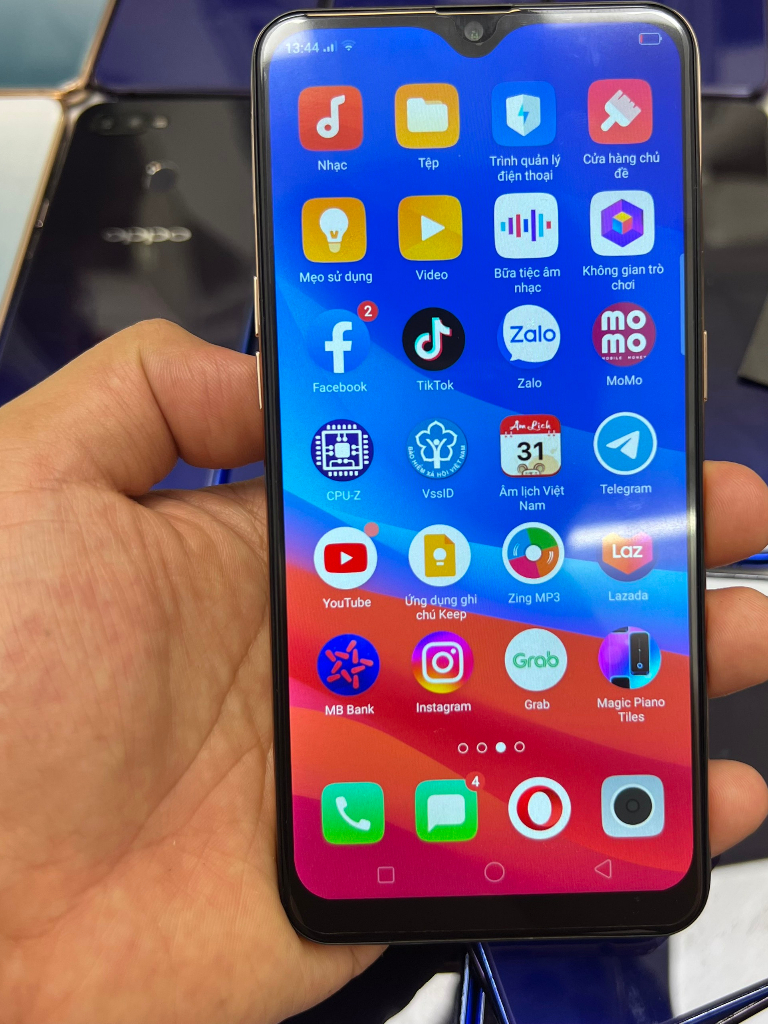 Oppo F9 RAM 6GB bộ nhớ 128GB