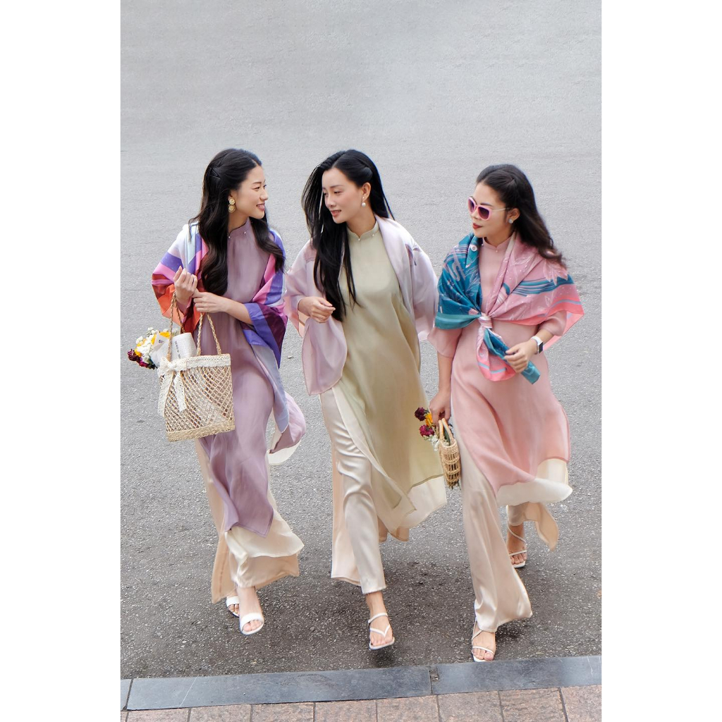 Áo Dài Hồ Điệp, dáng truyền thống - Trang Lily