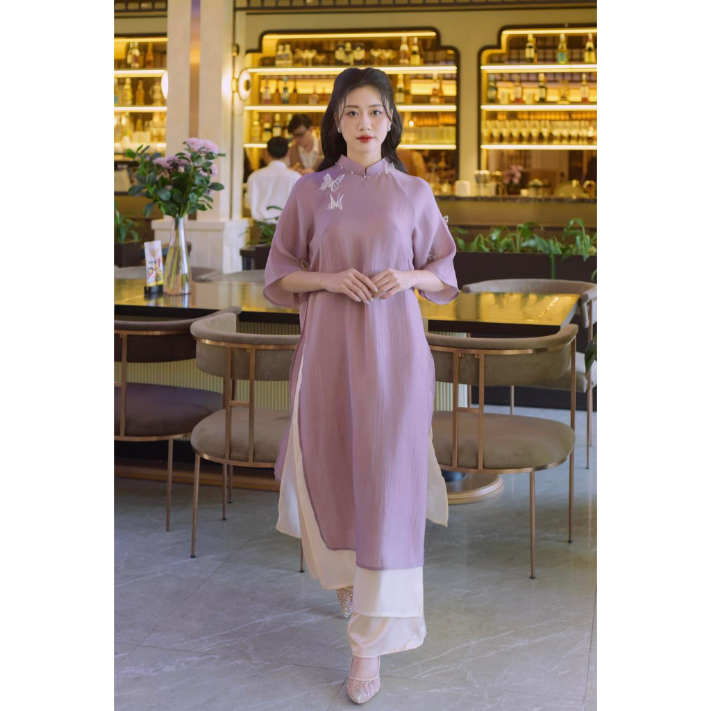 Áo Dài Hồ Điệp, dáng truyền thống - Trang Lily