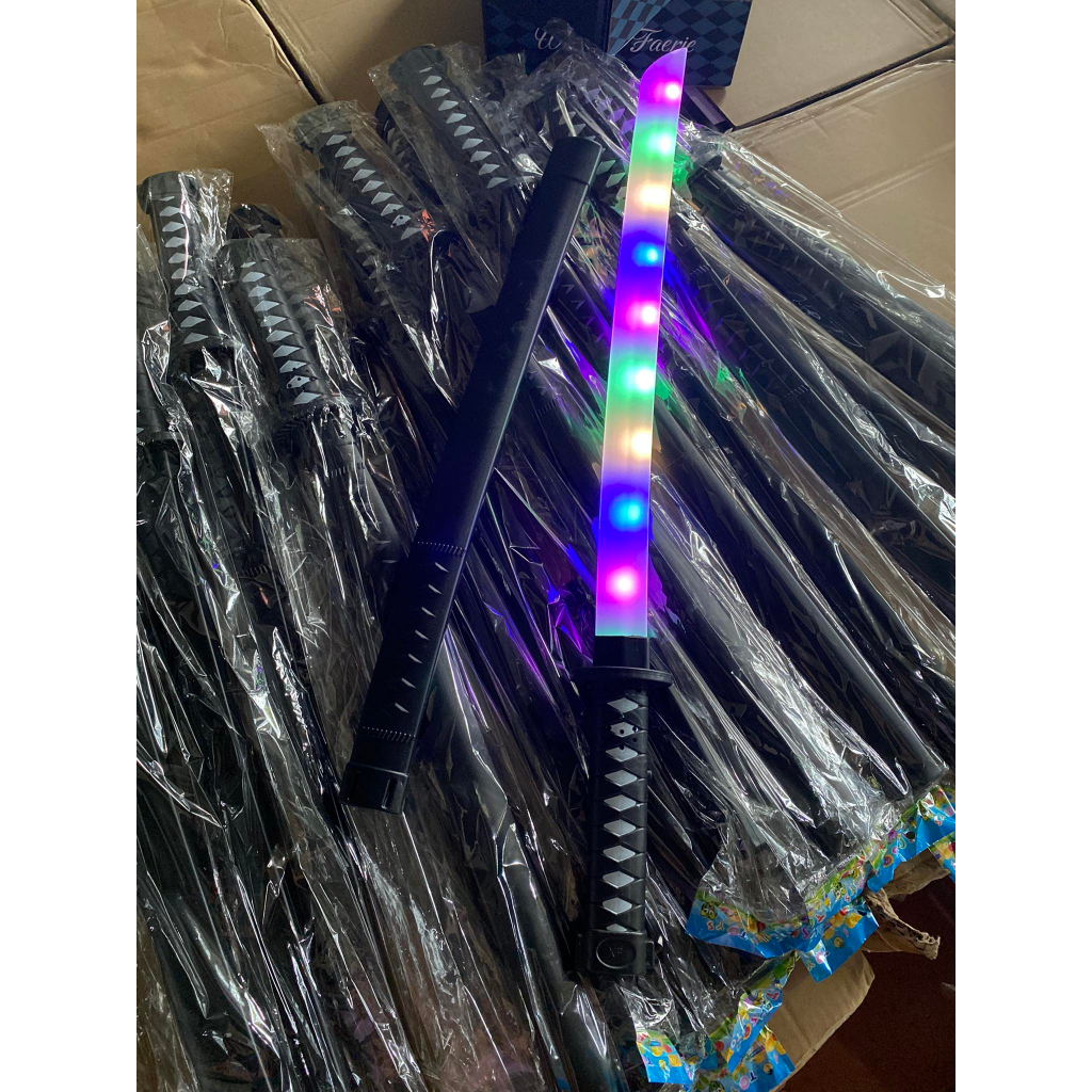 GIÁ SỈ Kiếm nhựa Phát Sáng Katana 68 Cm - Kiếm Ánh Sáng - Đồ Chơi katana Nhựa Có Đèn và Âm Thanh, đồ chơi trẻ em