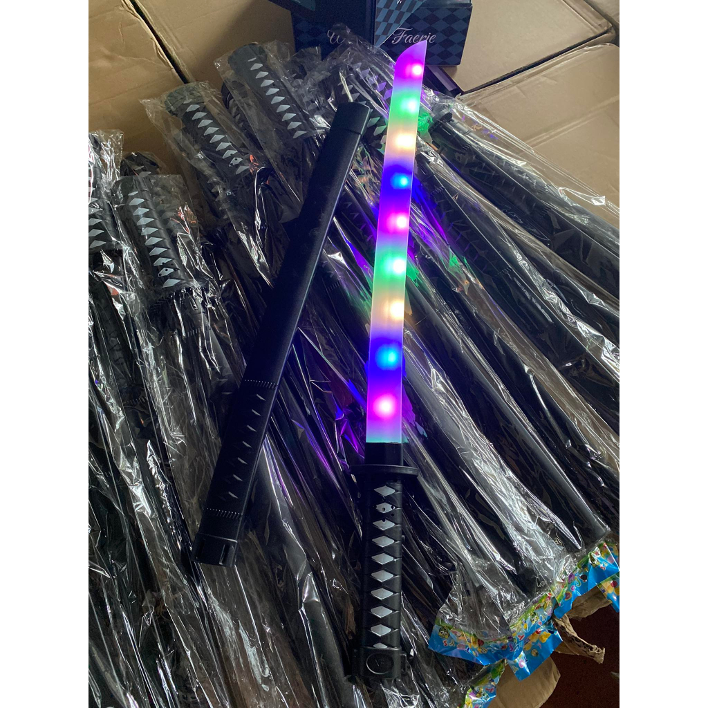 GIÁ SỈ Kiếm nhựa Phát Sáng Katana 68 Cm - Kiếm Ánh Sáng - Đồ Chơi katana Nhựa Có Đèn và Âm Thanh, đồ chơi trẻ em