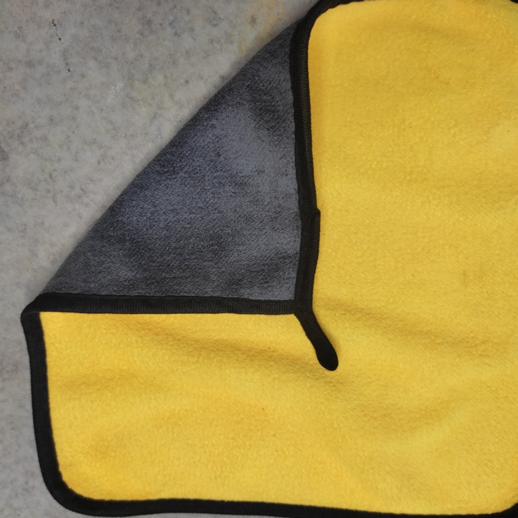 Khăn lau rửa xe , khăn lau xe máy oto 2 mặt vàng xám kích thước 30x30 tiện dụng