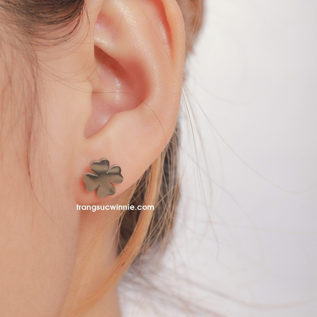 Hoa tai nữ titan Clover