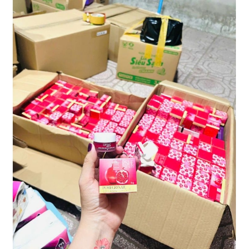 Son dưỡng hồng môi hạt lựu