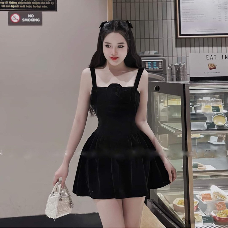 Váy Nhung 2 Dây Nơ Hoa Ngực