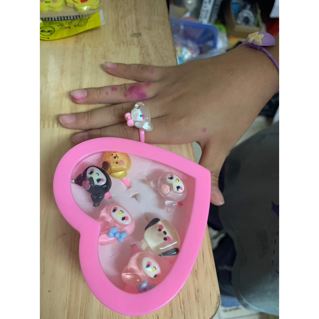 Hộp nhẫn nhựa xinh xắn quà tặng cho bé siêu đáng yêu gồm 2 nhẫn kèm vòng đeo tay đẹp xinh