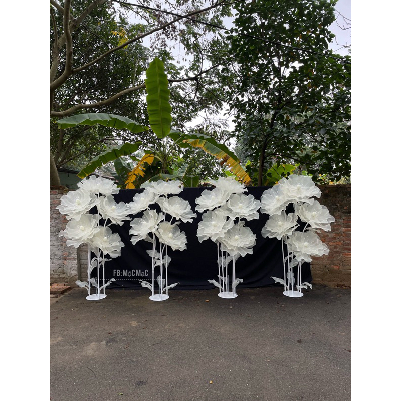 1 Trụ 5 bông hoa màu kem dùng trang trí sự kiện, đám cưới, dẫn lối, sân khấu, decor quán trà sữa, quần áo, góc live yoga