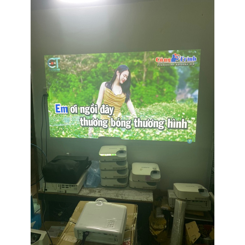 Máy chiếu gần 1 mét phóng to 100inch Canon LV-WX310ST dùng dạy học,  văn phòng,  giải trí gia đình