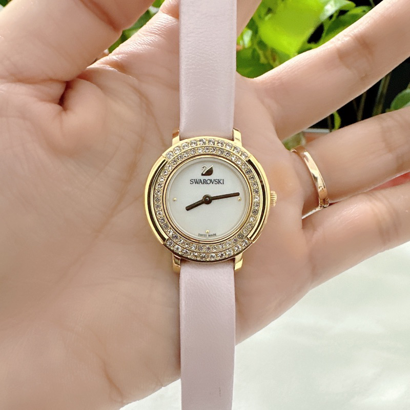 Đồng hồ nữ si nhật hiệu SWAROVSKI