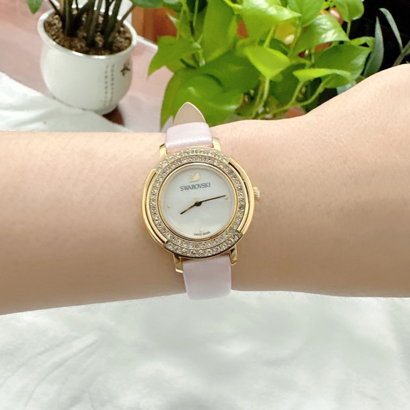 Đồng hồ nữ si nhật hiệu SWAROVSKI