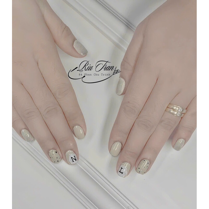 Sticker dán chữ cái