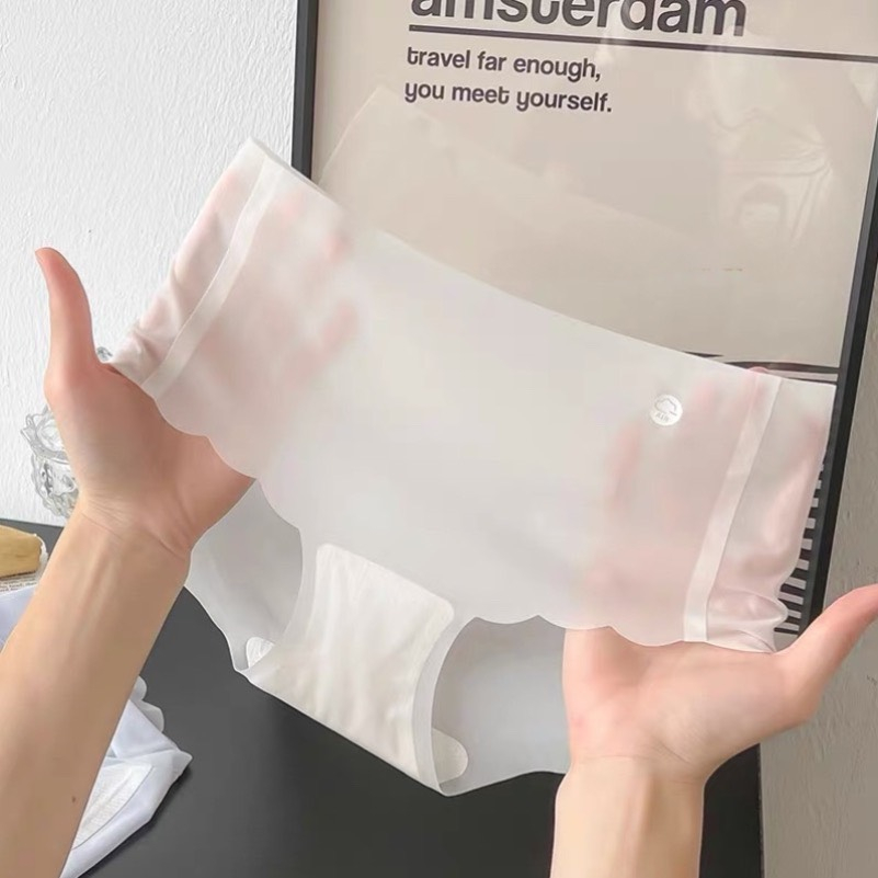 Quần Lót Nữ Đúc Su Lụa Băng Tàng Hình Kháng Khuẩn Viền Sóng Cao Cấp 765