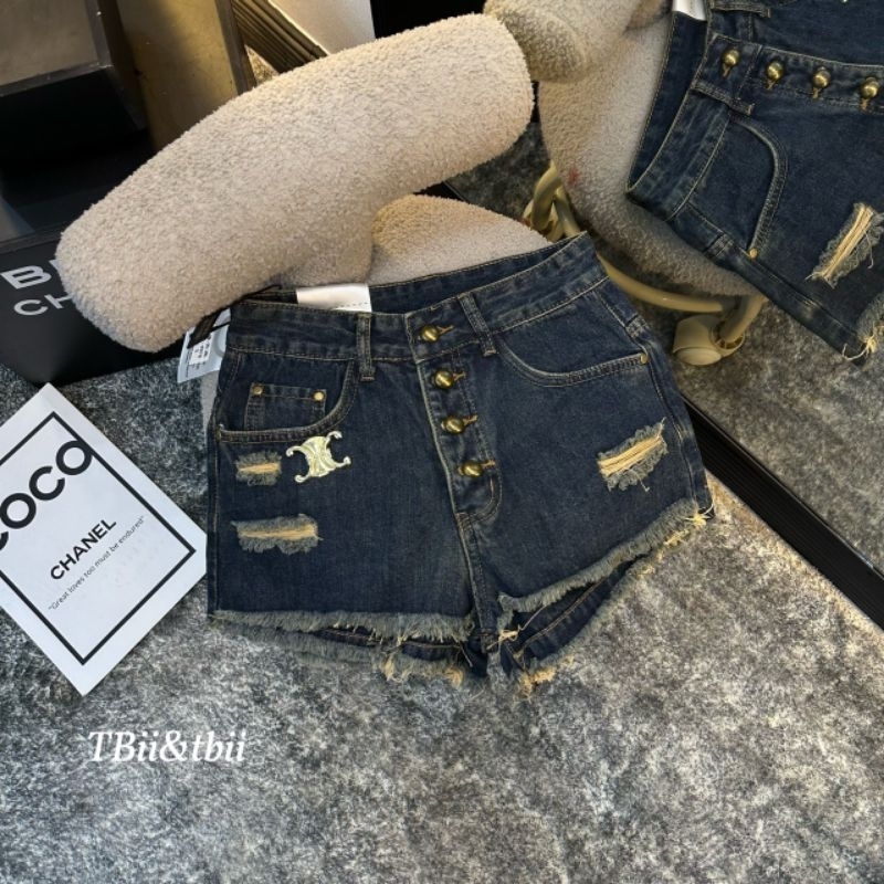 Quần sooc khuy rách logo hàng QCL1