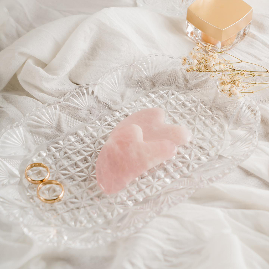 Đá guasha massage mặt Kusanco, guasha nâng cơ giúp thon gọn mặt và giảm nếp nhăn