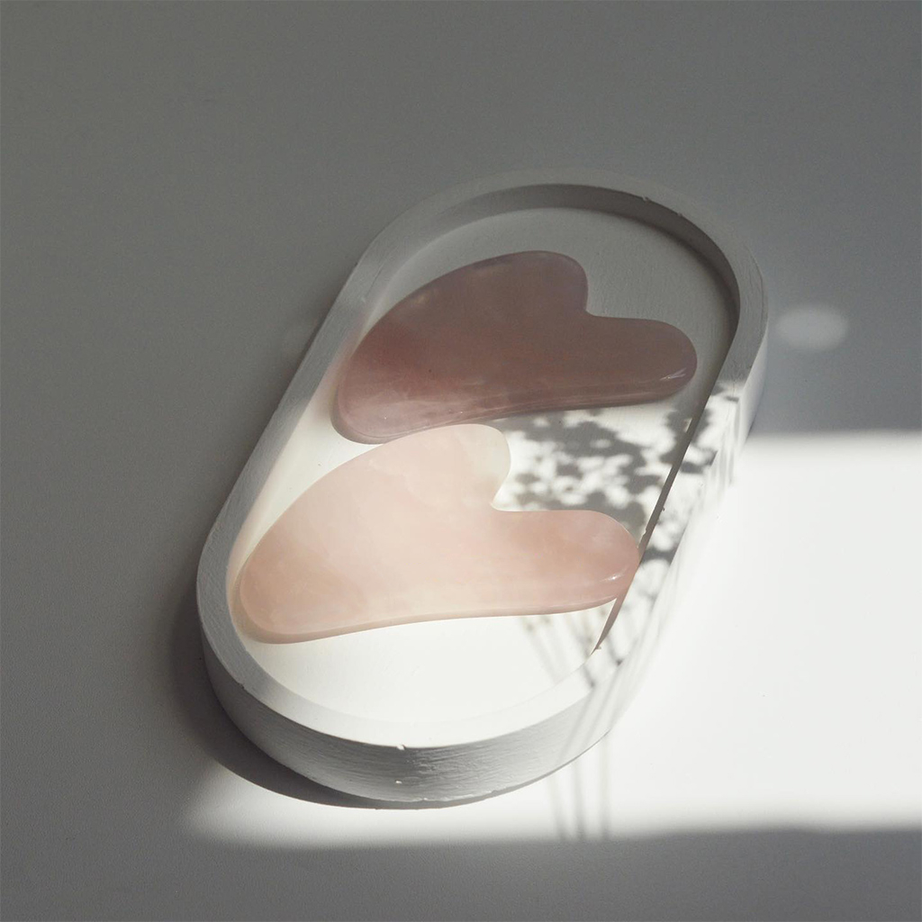 Đá guasha massage mặt Kusanco, guasha nâng cơ giúp thon gọn mặt và giảm nếp nhăn