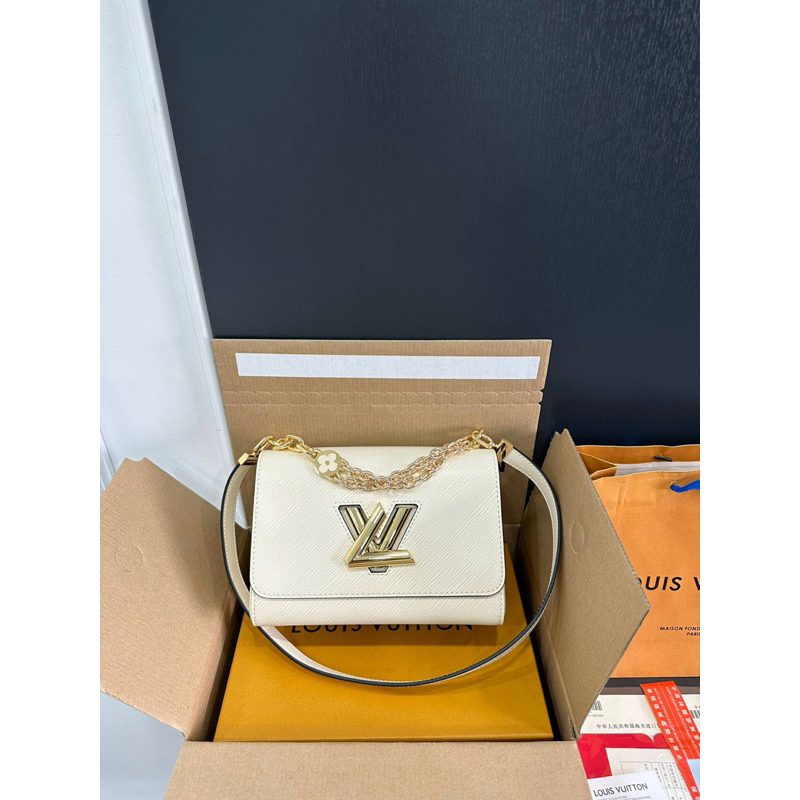 Túi Eovi Twist charm da tăm đỉnh cao full2box size 24cm tag vàng charm xinh W266-24