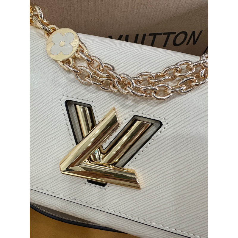 Túi Eovi Twist charm da tăm đỉnh cao full2box size 24cm tag vàng charm xinh W266-24