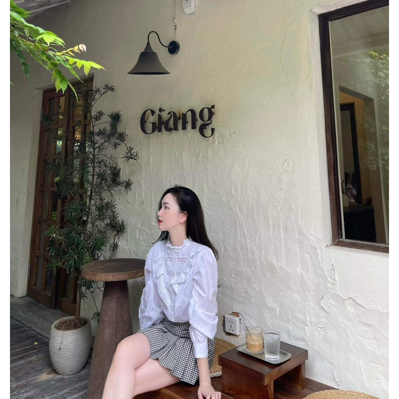 áo sơ mi Zara trắng viền ngực cách điệu authentic.