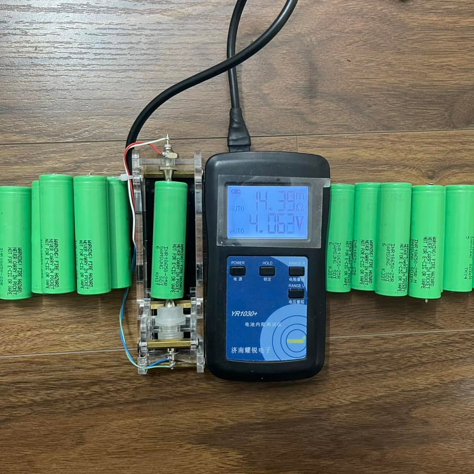 Pin Samsung 25R 18650 - 2500mAh 3.7v dòng xả 25 A