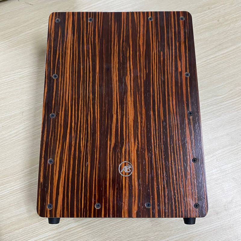 Trống cajon mini AB hot trend - Trống 30cmx23cmx11cm - Tặng dây đeo - Bảo hành 6 tháng