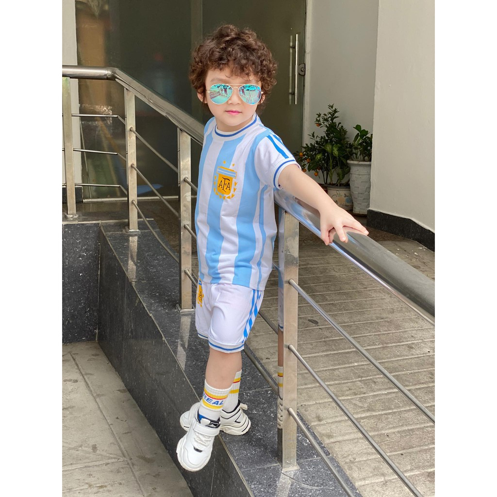 Bộ Quần Áo Bóng Đá Cộc Tay Cho Bé Trai Và Bé Gái Size Từ 8 Đến 26kg - 2901