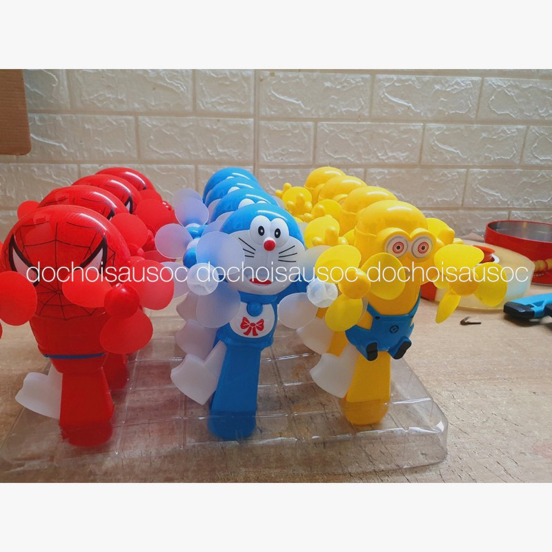 Quạt bóp tay mini hoạt hình doremon, công chúa, ngựa pony, spider man, poli, kitty, minion cho bé cầm tay